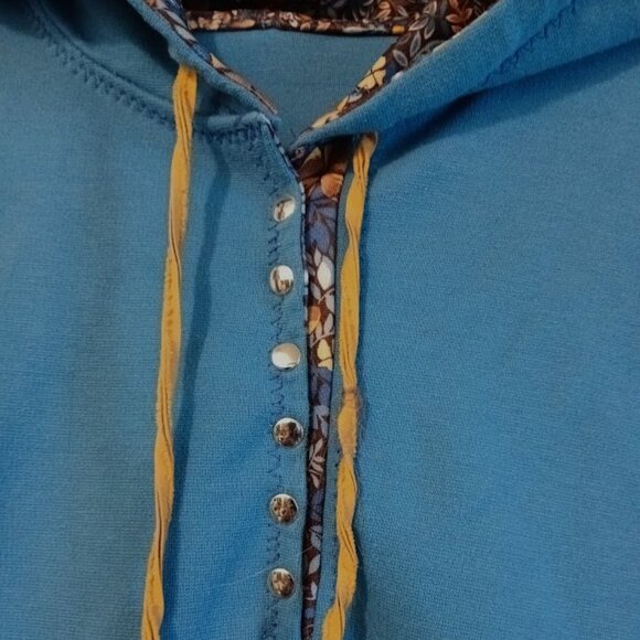 Hawaiian Floral Henley Hoodie Sweatshirt women S Blue Gold contrast Pullover - Picture 3 of 7